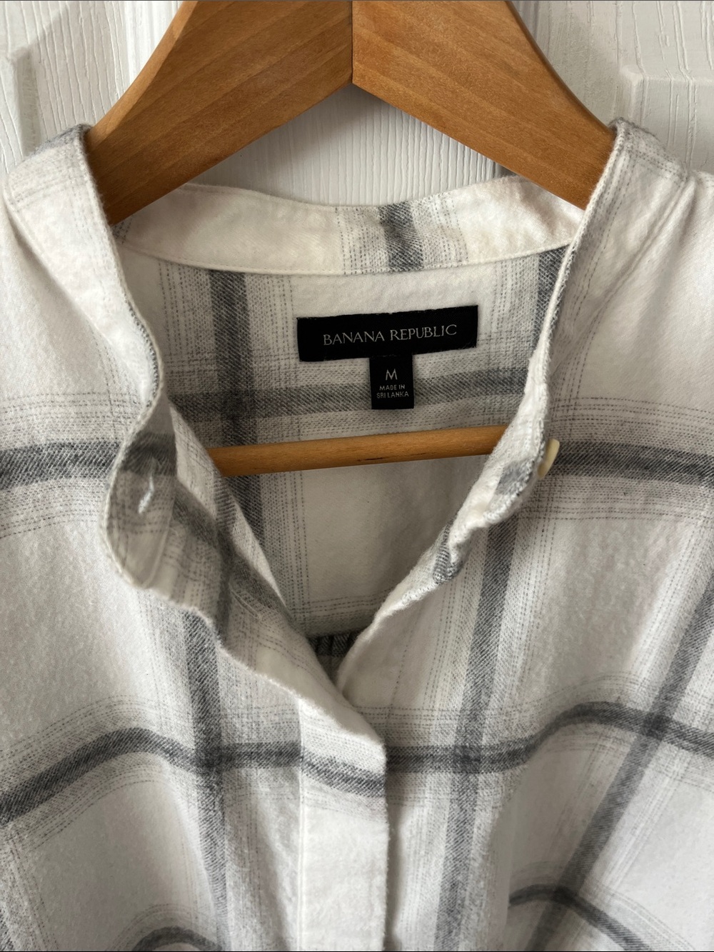 Banana Republic Men’s White and Gray Plaid Button-Down Shirt